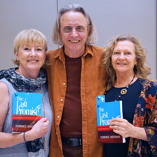 3-book-lovers